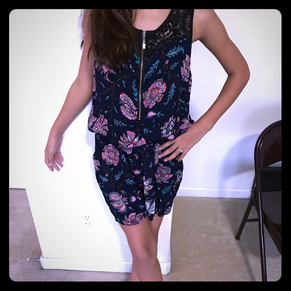 Blue floral pattern zip up jumper w/pockets